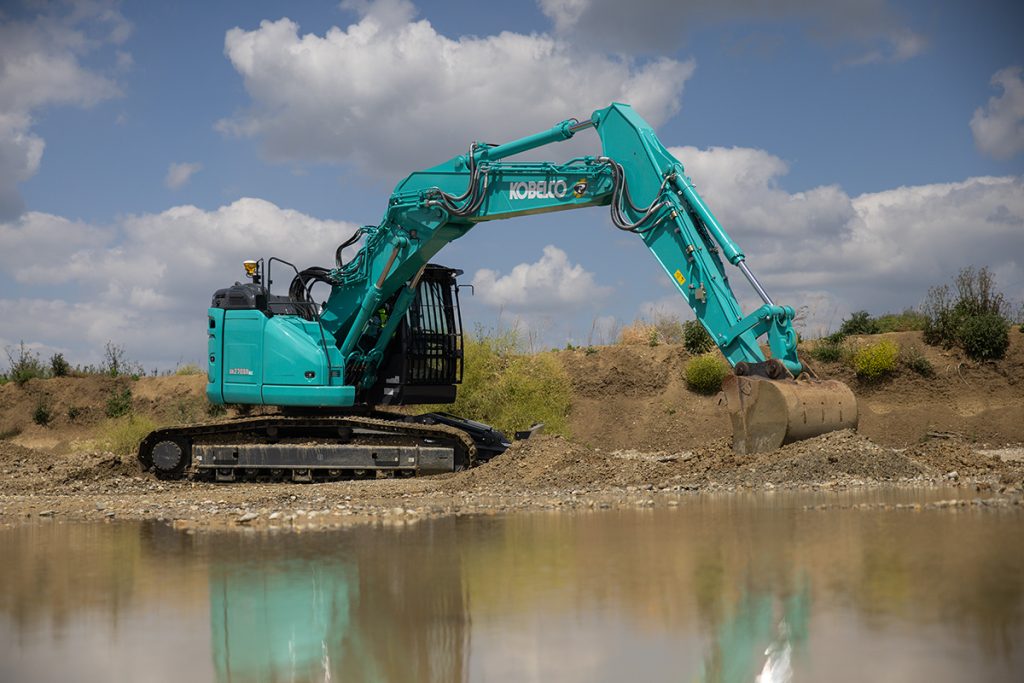 Trimble Earthworks na koparce gąsienicowej Kobelco